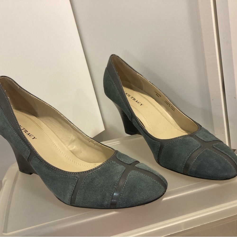 ELLEN TRACEY NEW Suede  Window Pane  Wedge  Gray  9.5 - - Picture 4 of 12